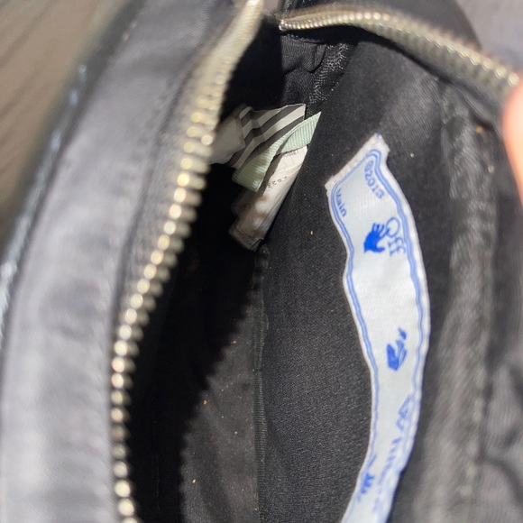 Off white messenger bag/purse - Picture 6 of 7